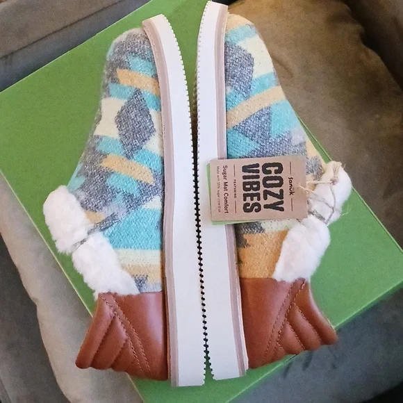 Sanuk Cozy Vibes Slippers - Picture 4 of 7